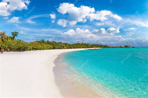 Premium Photo | Tropical beach in the maldives island