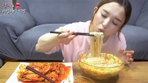 MUKBANG KOREAN FOOD,HAMZY - YouTube