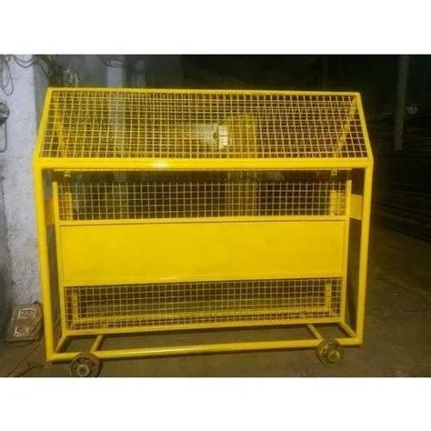 Steel Barricades, For Road Safety, Surface Coating: Red Oxide, Rs 90 | ID: 20824830262