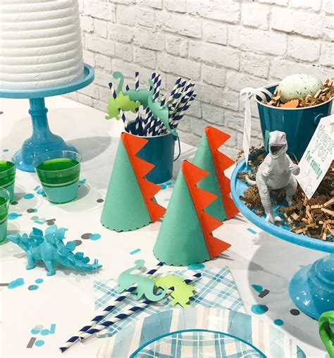 How to Make DIY Dinosaur Party Hats - Pineapple Paper Co.