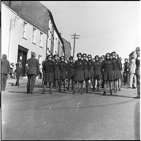 Pictures of Female IRA Fighters in the 1970s ~ Vintage Everyday