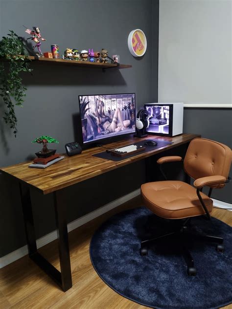 WFH/Gaming station setup finally on a standing desk : r/battlestations