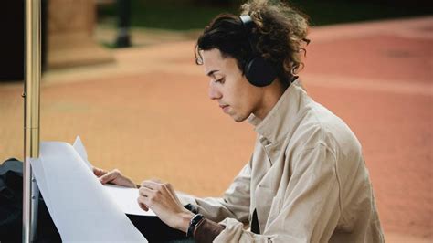 11 Best Movie Soundtracks to Listen While Studying [for 2022]