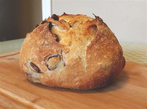 French Boule Bread with Rosemary and Olives | Panes