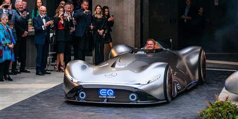 Mercedes-Benz unveils new all-electric race car prototype | Electrek