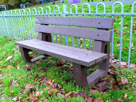 Bradley Garden / Park Bench - Recycled Plastic Education