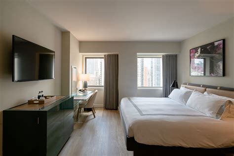 Chicago Hotel Suites with Balcony | Thompson Chicago, by Hyatt