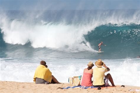 Hawaiian surfing holidays: 5 of the best Hawaii surf spots