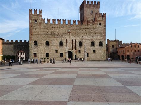 Marostica (Italy) - Castle on Chess Square | Viaggi, 28 luglio, Luoghi