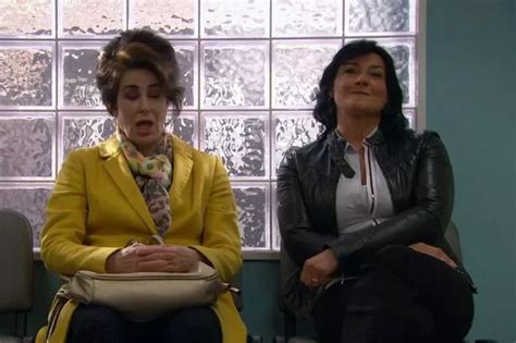 ITV Emmerdale fans 'in love' with Moira Barton's new look - Liverpool Echo