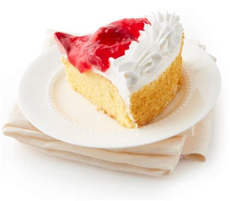 Bakery Fresh Strawberry Crunch Cake, 22 oz - King Soopers