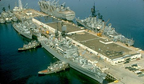File:U.S. Navy warships at Pier 3, Naval Station Newport, Rhode Island (USA), in August 1973 (K ...
