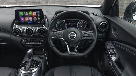 Nissan Juke Interior Layout & Technology | Top Gear