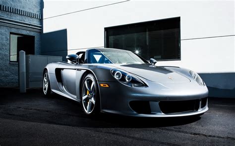 Qoltuq Yaramaz: Porsche Carrera GT - Imagen de un Carro Deportivo