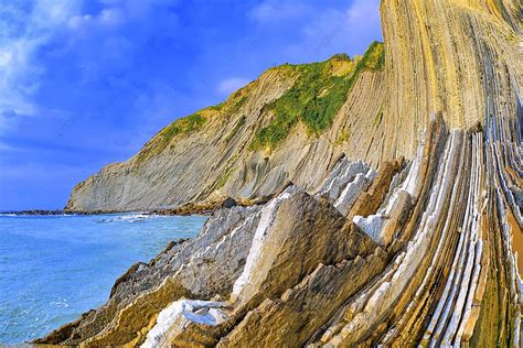 Flysch Layers Tilted At A Steep Angle Basque Coast Unesco Global ...