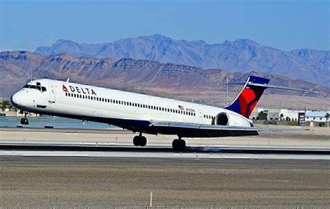 Delta Air Lines MD-90 Returns To Atlanta When Landing Gear Wouldn’t Retract - Simple Flying