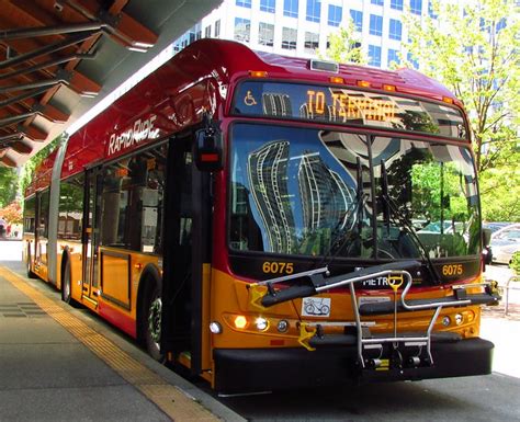 King County Metro RapidRide 2013 New Flyer DE60LFR 6075 | Flickr - Photo Sharing!