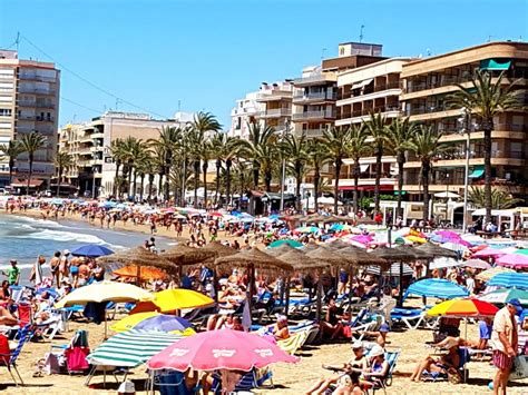 Torrevieja beaches without sunbeds over Easter - The Leader Newspaper