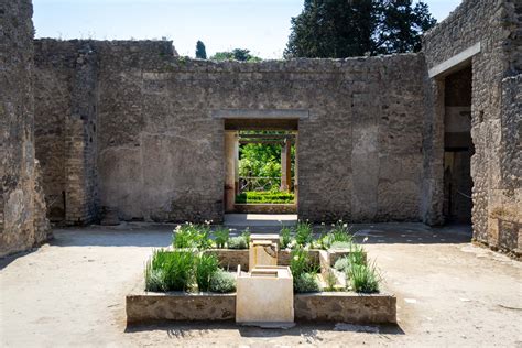 How to visit Pompeii on a self guided tour