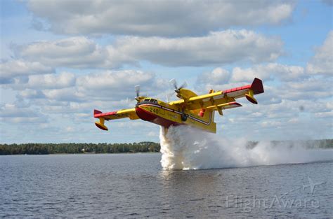 Foto von Canadair CL-415 SuperScooper (C-GQBA) FlightAware Fireman ...