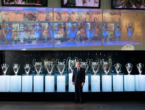 I visited the Bernabeu in 2005, this is how the UCL trophy cabinet ...