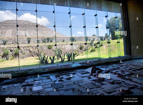 Museo de sitio teotihuacan museum hi-res stock photography and images ...