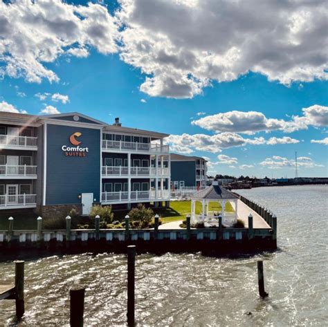 Comfort Suites Chincoteague Island Bayfront Resort | Chincoteague VA