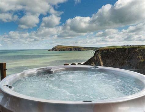 21 Luxury Lodges in Wales with Hot Tubs (from £35 per Night)