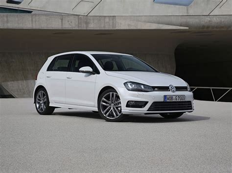 R-Line für den VW Golf VII: Golf mit sportlicherer Optik - auto motor ...