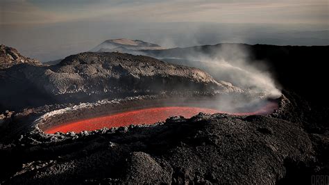 Lava river flows from Mt Etna. [L] : r/perfectloops