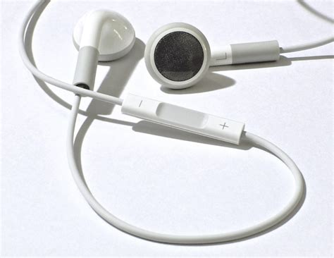 Apple earbuds | Apple Wiki | Fandom