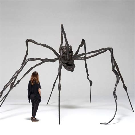 This Giant Spider Sculpture Recently Auctioned for 32.8 million – Suckstobebroke