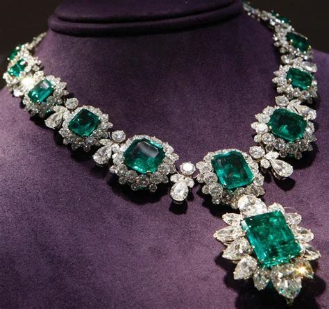 Jewelry - Elizabeth Taylor ,emerald Necklace #2049548 - Weddbook