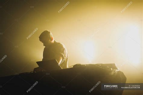 Bonobo, full band live set — art, live performance - Stock Photo | #135250004