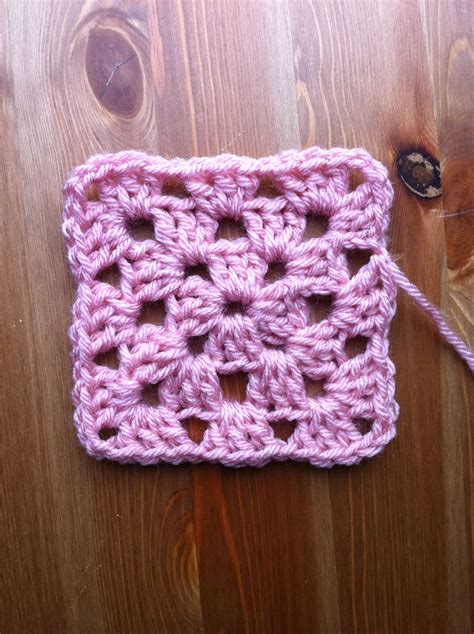 How to crochet a granny square | Granny square crochet patterns free ...