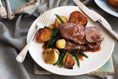 Roast beef with Yorkshire puddings and red wine gravy