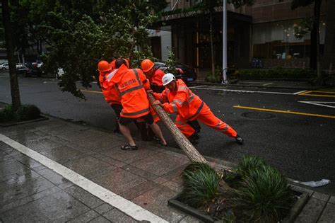 Typhoon In-Fa drenches eastern China