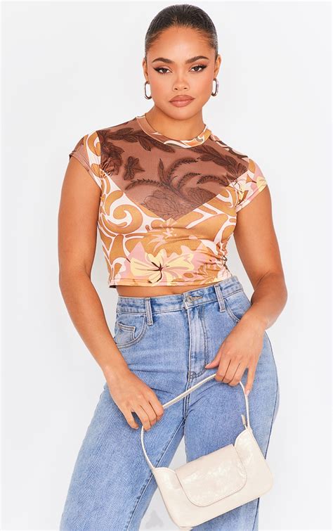 Brown Printed T Shirt | PrettyLittleThing CA