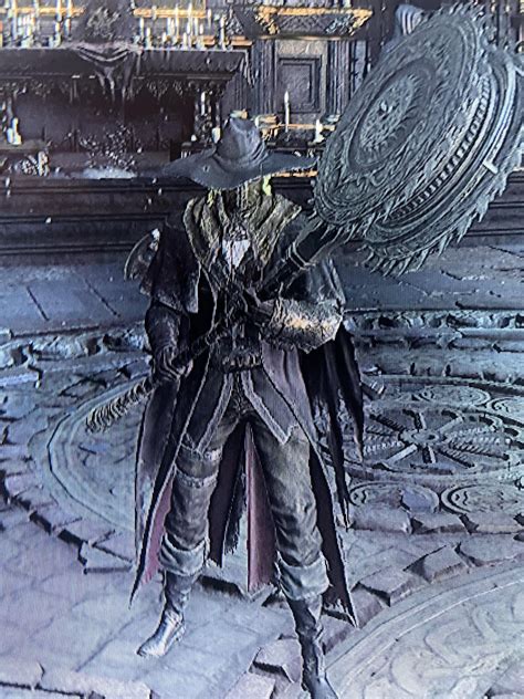 Wanted to show off my current build, The Judge Of Yharnam (Lore in ...