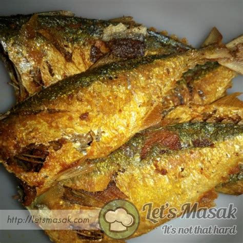 Ikan Kembung Goreng Kunyit Recipe | LetsMasak