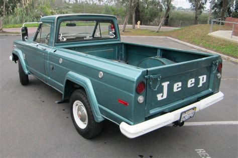 Drive Or Restore? 1971 Jeep Gladiator J10 | Barn Finds