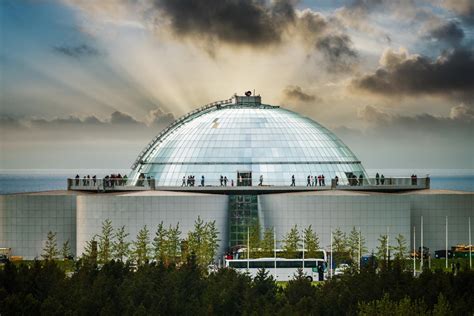 Perlan Museum - Glaciers and Ice Cave - Reykjavik