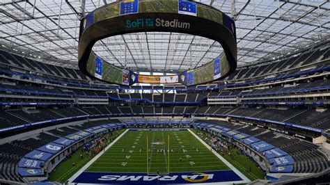 Piratenschiff, Beton, Dächer: Die Stadien der 32 NFL-Teams - Football ...