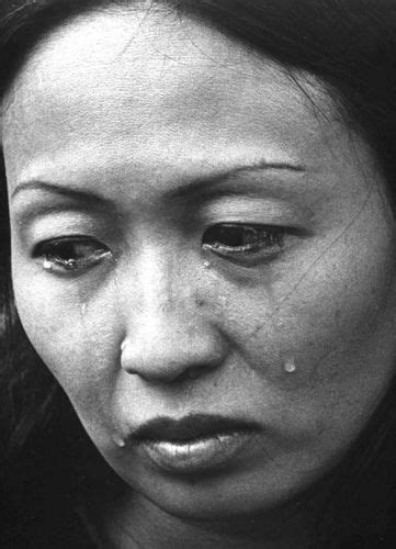 A South Vietnamese refugee arrives in the US. 1975. North Vietnam, Vietnam War, Thomas Carlyle ...