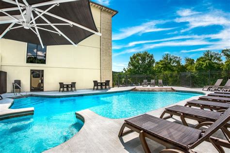 Grand Oaks Hotel in Branson, MO - Branson Travel Office