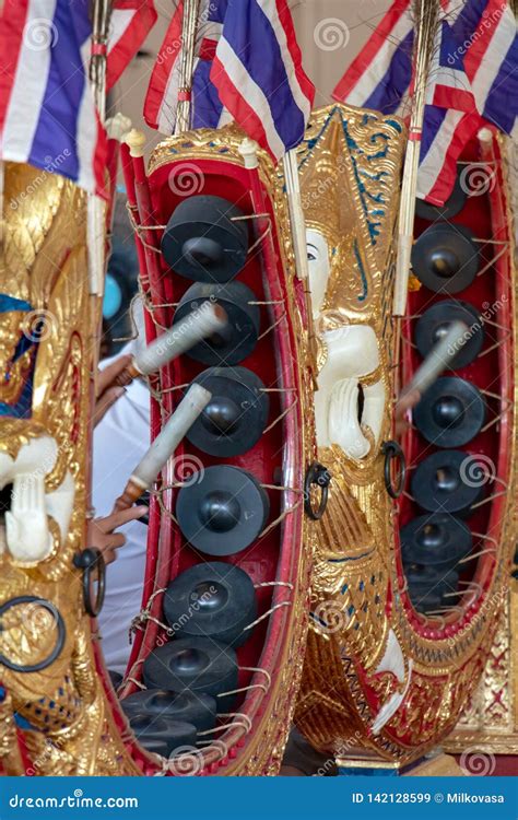 Playing a Traditional Musical Instrument Khong Wong Stock Image - Image of movement, national ...