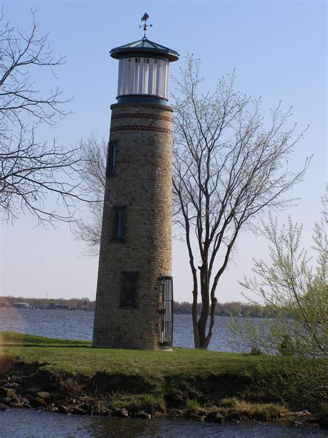 Lighthouses, Birds, Wildlife, Oh My!: Hiking High Cliff State Park and Lake Winnebago