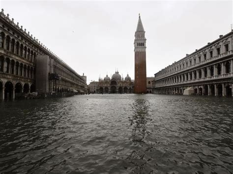 Incredible Pictures Show Worst Venice Flood In A Decade