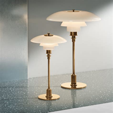 Louis Poulsen - PH 3/2 table lamp | Connox