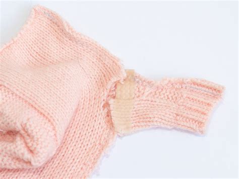 Winter + your cold hands =must sew DIY fingerless gloves - Elizabeth Made This